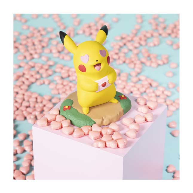 pikachu love figure